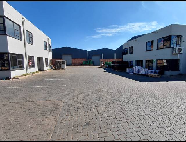3,980M² INVESTMENT FOR SALE IN CLAYVILLE